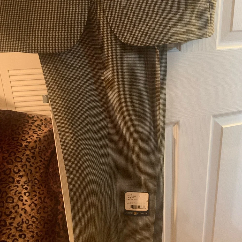 TOMMY HILFIGER PLAID SUIT. - Picture 11 of 11